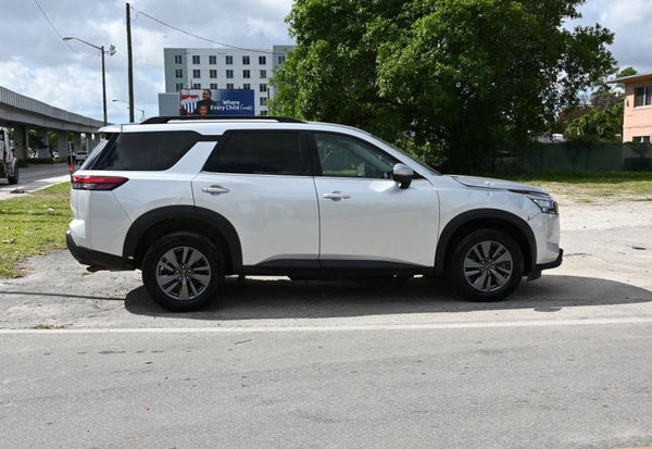 2024 Nissan Pathfinder SV photo 4