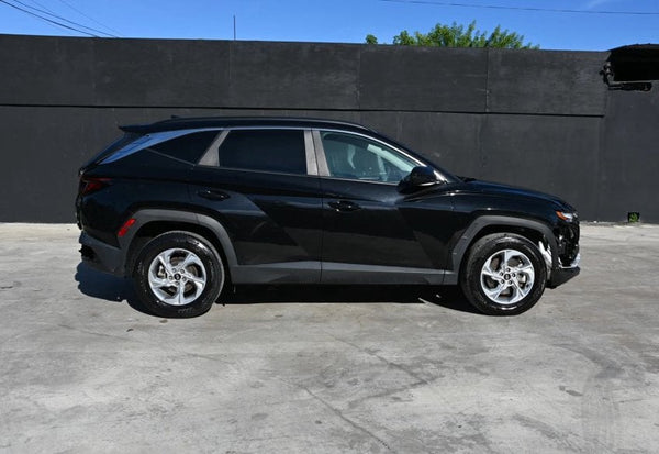 2024 Hyundai TUCSON SEL vehicle photo 6