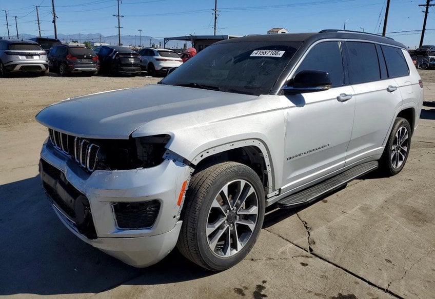 2021 Jeep Grand Cherokee L Overland main vehicle photo