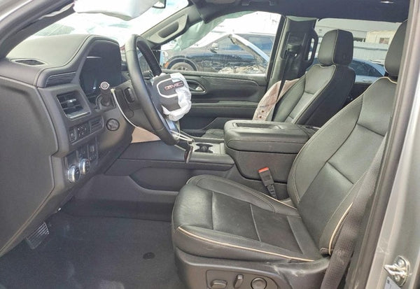 2023 GMC Yukon SLT vehicle photo 7