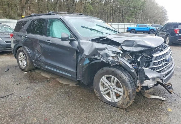 2024 Ford Explorer XLT photo 2