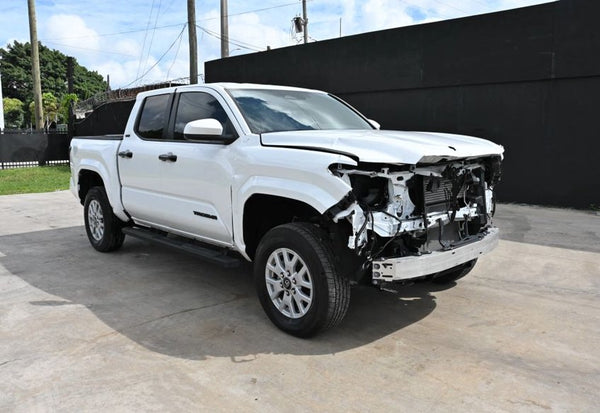 2024 Toyota Tacoma SR5 vehicle photo 2
