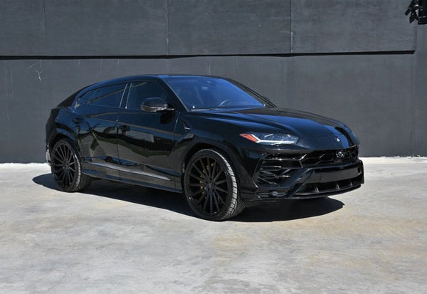 2020 Lamborghini Urus Base photo 2
