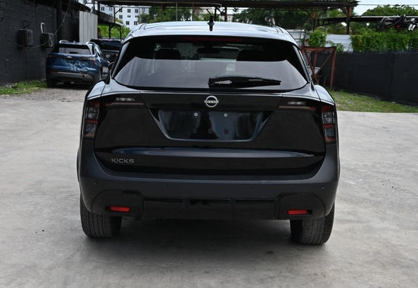 2025 Nissan Kicks SV photo 7