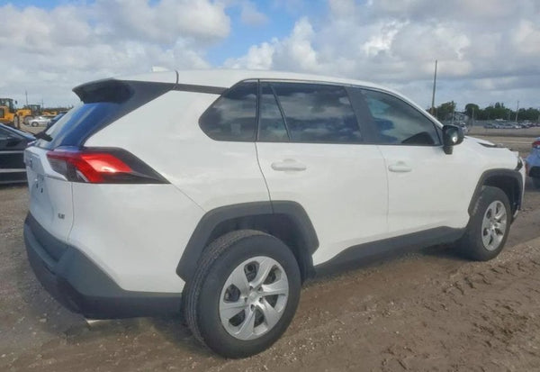 2024 Toyota RAV4 LE photo 4