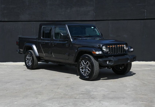 2024 Jeep Gladiator Sport S photo 2