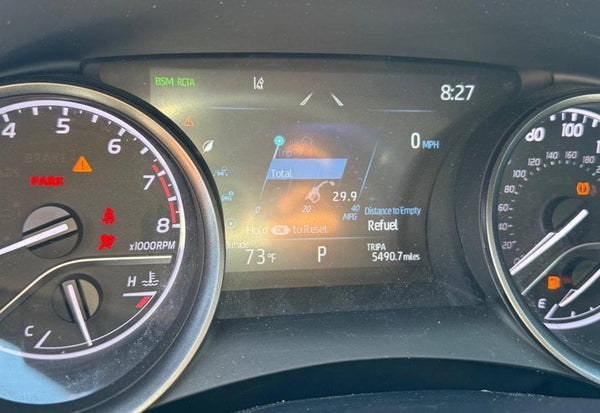 2022 Toyota Camry SE photo 9