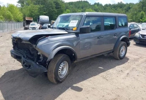 2025 Ford Bronco Base photo 2