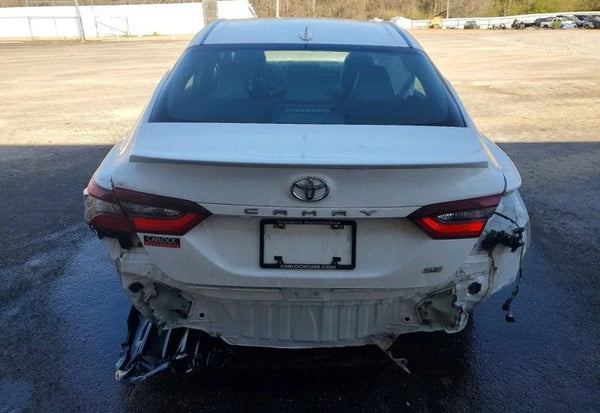 2022 Toyota Camry SE photo 6