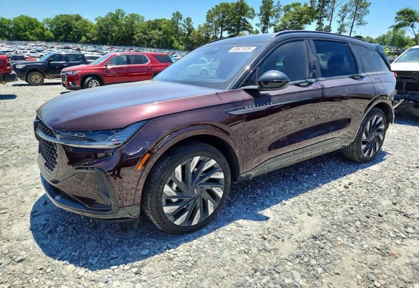 2024 Lincoln Nautilus Reserve main vehicle photo