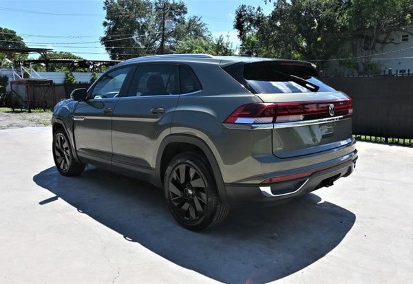 2025 Volkswagen Atlas Cross Sport SE 4Motion vehicle photo 4