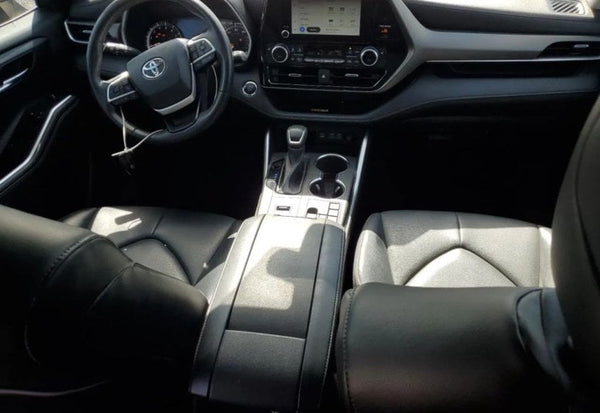 2023 Toyota Highlander XLE photo 9