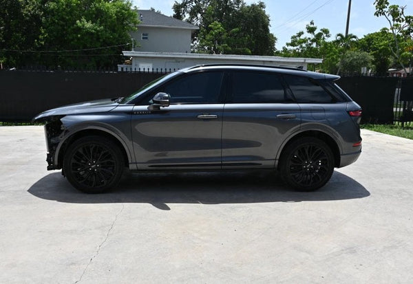 2023 Lincoln Corsair Reserve vehicle photo 6