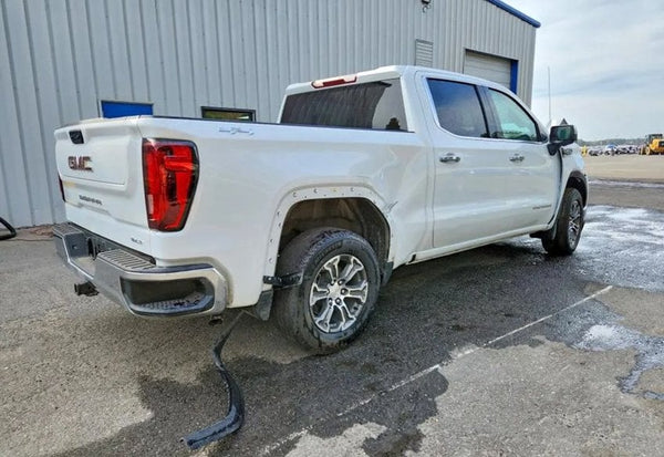 2026 GMC Sierra 1500 SLT photo 4
