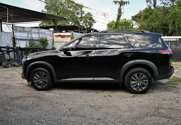 2022 Nissan Pathfinder SV photo 5