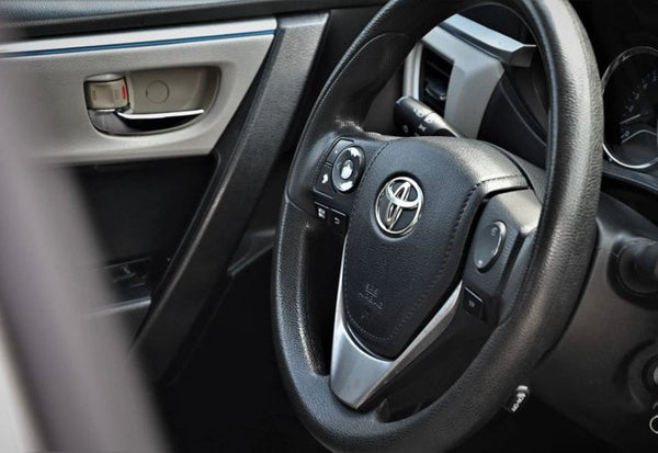 2015 Toyota Corolla LE Sedan 4D photo 12