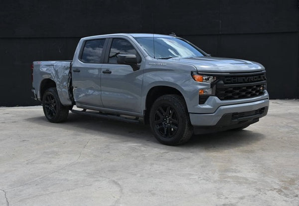 2024 Chevrolet Silverado 1500 Custom photo 2