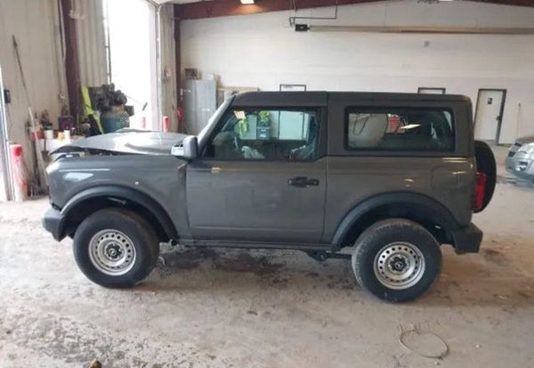 2025 Ford Bronco Base photo 5