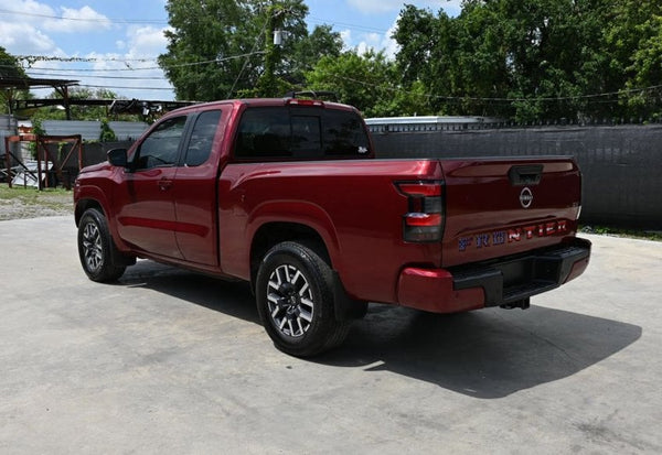 2022 Nissan Frontier SV photo 3