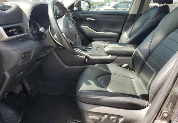 2023 Toyota Highlander XLE photo 8