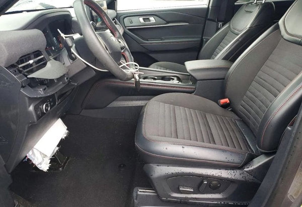 2025 Ford Explorer ST-Line photo 7