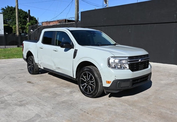 2024 Ford Maverick Lariat vehicle photo 2