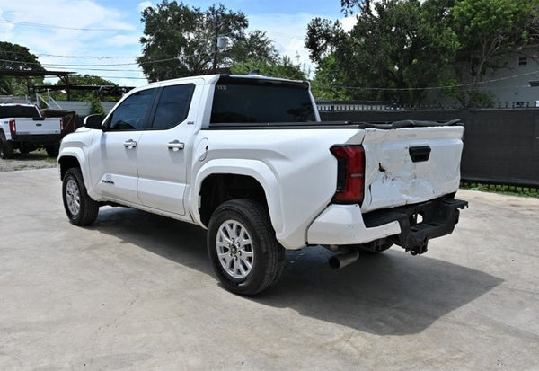 2024 Toyota Tacoma SR5 vehicle photo 3