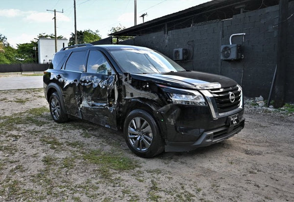 2022 Nissan Pathfinder SV photo 2