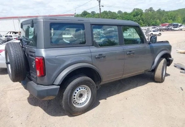 2025 Ford Bronco Base photo 3