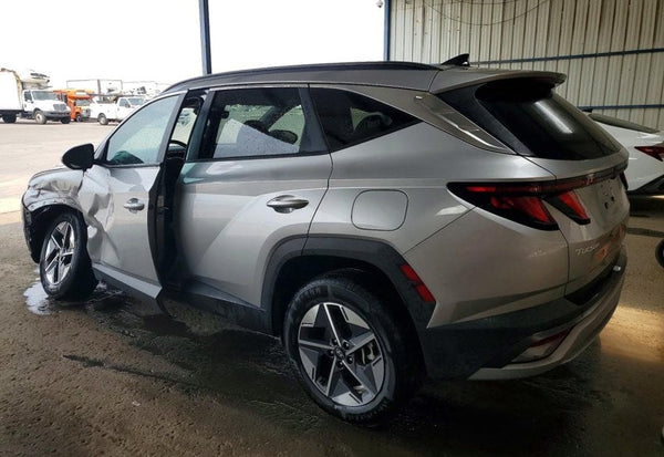2025 Hyundai TUCSON SEL vehicle photo 3