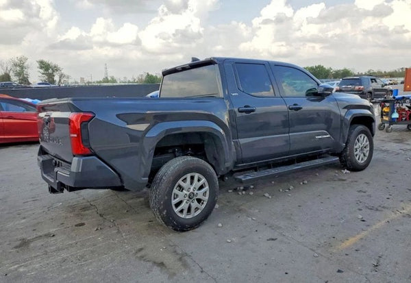 2025 Toyota Tacoma SR5 photo 3
