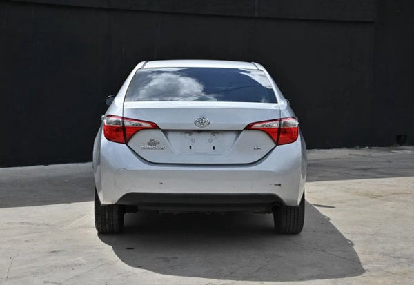 2015 Toyota Corolla LE Sedan 4D photo 5