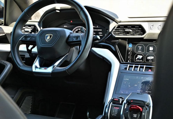 2020 Lamborghini Urus Base photo 11