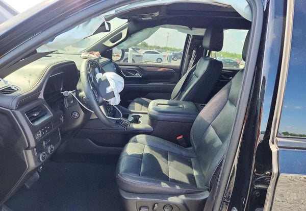 2023 Chevrolet Suburban RST vehicle photo 8