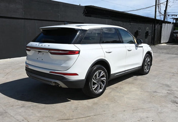 2023 Lincoln Corsair Standard vehicle photo 4