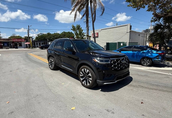 2025 Ford Explorer Platinum photo 2