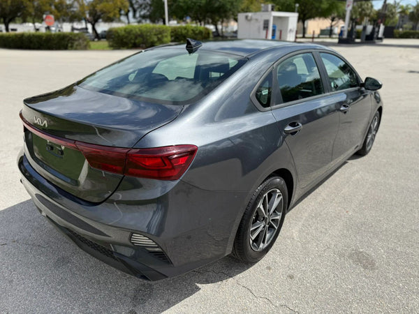 2024 KIA FORTE LXS SEDAN 4D vehicle photo 7
