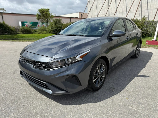 2024 KIA FORTE LXS SEDAN 4D vehicle photo 3