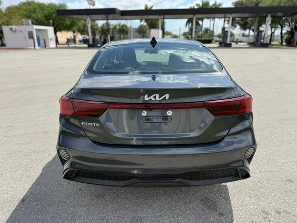 2024 KIA FORTE LXS SEDAN 4D vehicle photo 6