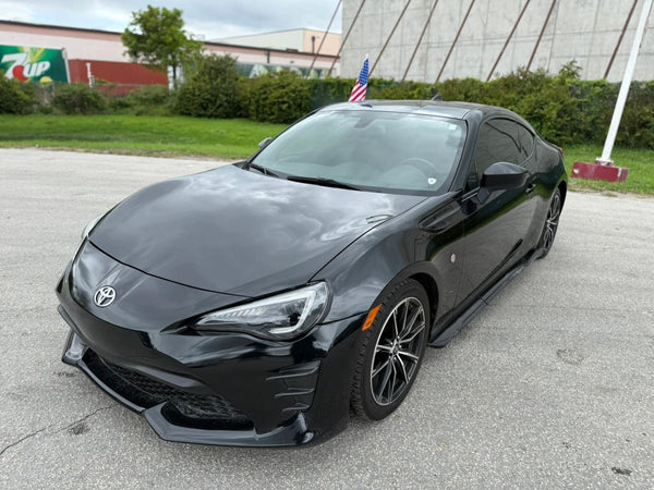 2020 TOYOTA 86 COUPE 2D vehicle photo 2