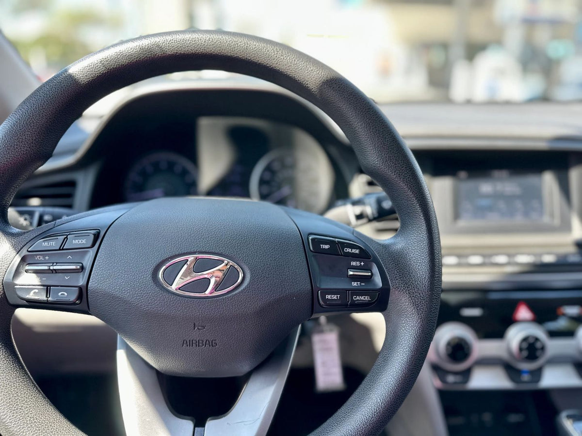 2019 HYUNDAI ELANTRA SE SEDAN 4D main vehicle photo
