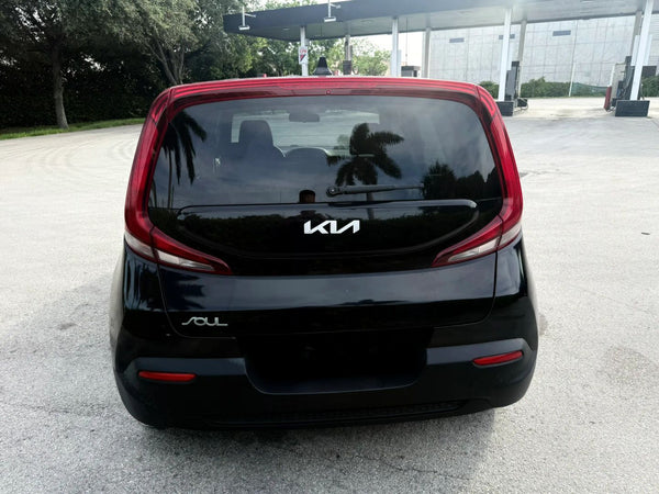 2022 KIA SOUL LX WAGON 4D vehicle photo 6