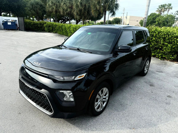 2022 KIA SOUL LX WAGON 4D vehicle photo 2