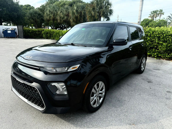 2022 KIA SOUL LX WAGON 4D vehicle photo 3