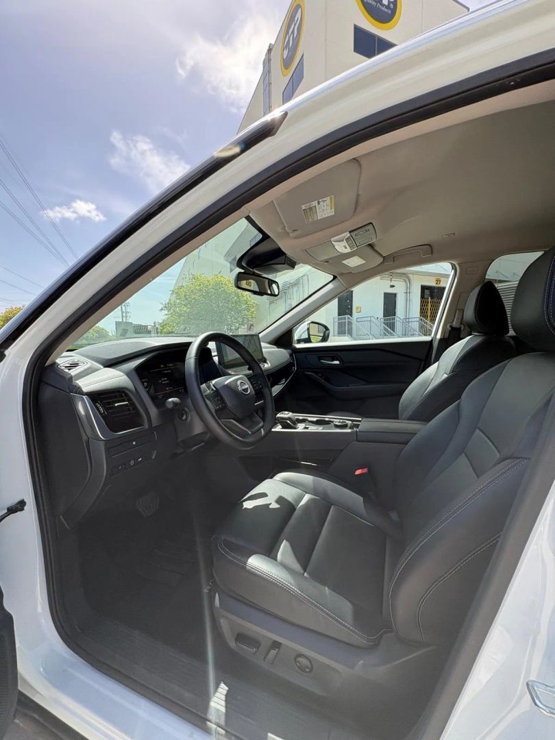 2023 NISSAN ROGUE SV (2023.5) SPORT UTILITY 4D main vehicle photo