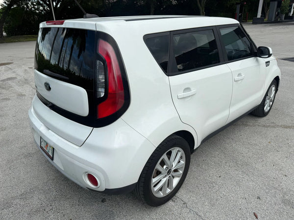 2019 KIA SOUL + WAGON 4D vehicle photo 6