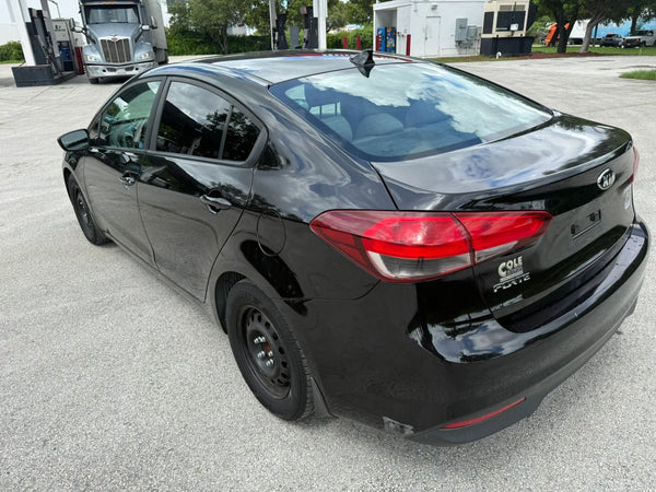 2017 KIA FORTE LX SEDAN 4D vehicle photo 5