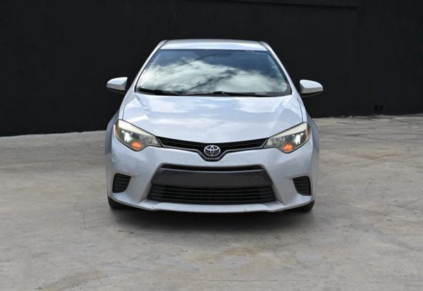 2015 Toyota Corolla LE Sedan 4D photo 2