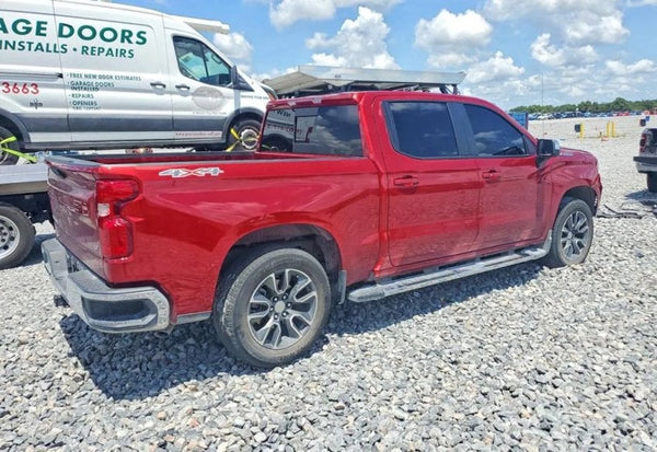 2024 Chevrolet Silverado 1500 LT vehicle photo 3