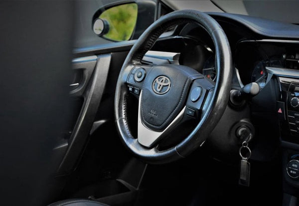 2015 Toyota Corolla S Sedan 4D photo 6